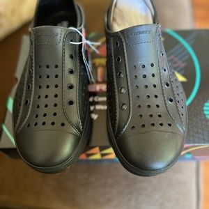 BRAND NEW NEVER USED! Black Skechers waterproof FOAMIES!